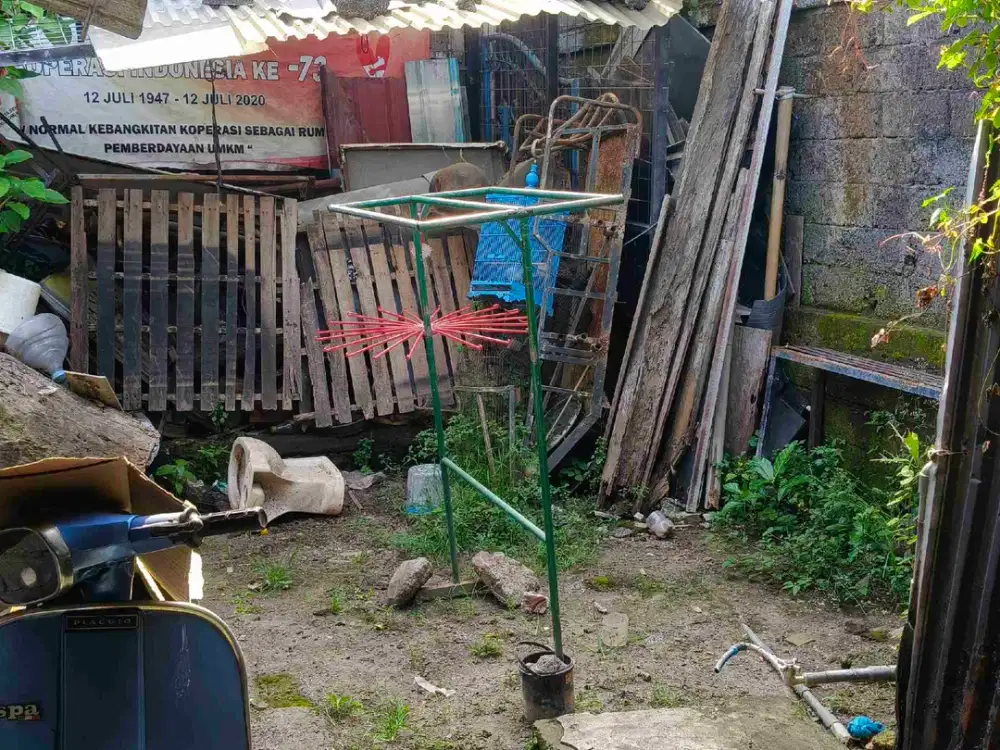 DIKONTRAKAN 2 KT 1 KM KESIMAN