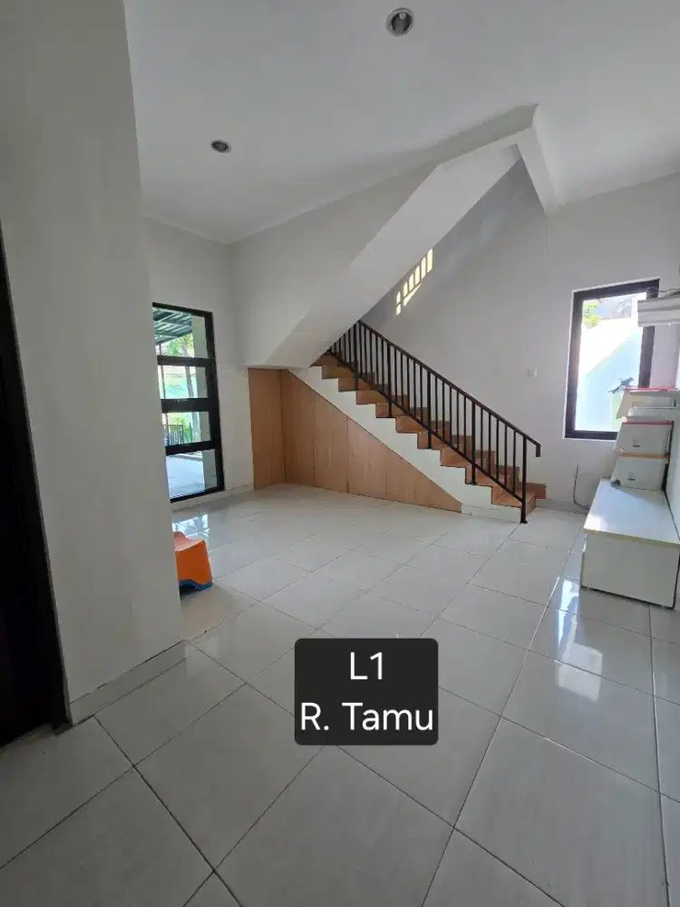 Rumah Child Friendly, Semi Furnished, Asri