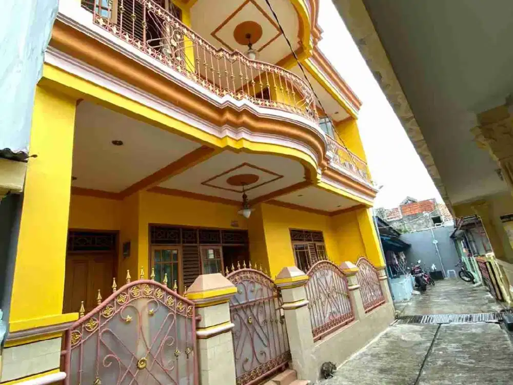 Dijual rumah 2 lantai siap huni, kondisi bagus terawat rapi akses fasilitas umum terjangkau