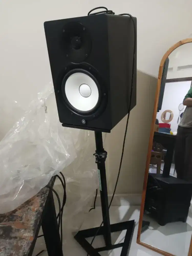Speaker Yamaha HS8