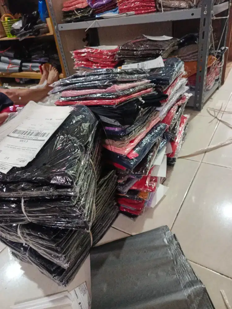 Karyawan online shop