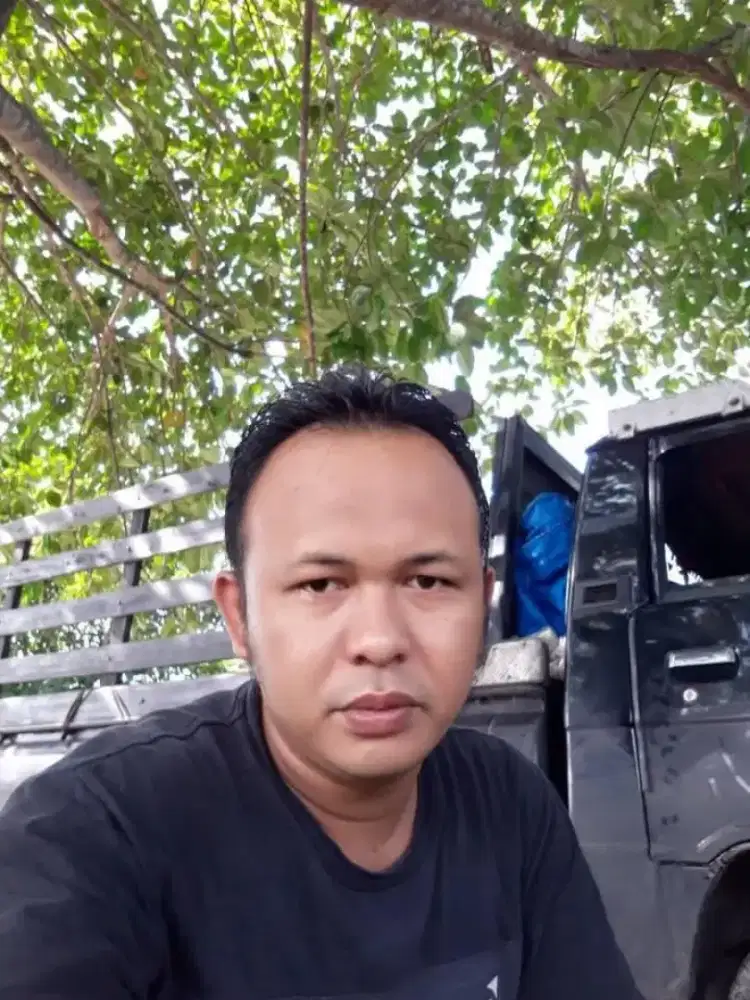 Cari pekerjaan sebagai driver ataupun seles