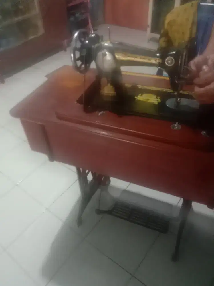 Mesin jahit manual