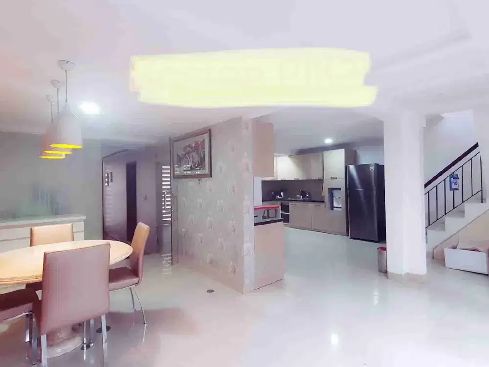 Murah !! Town House Ancol Mansion Kemayoran 4 Lantai 8x20 Jarang Ada, BU