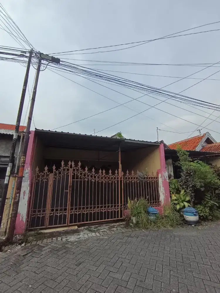 Rumah bebas banjir dan strategis