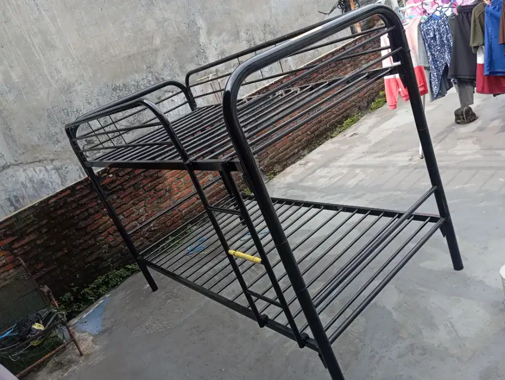 Ranjang besi 2susun100x200