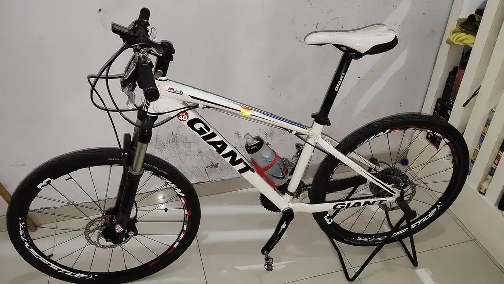 Jual mtb giant xtc alux size S group set xt 3x10 sped whelset