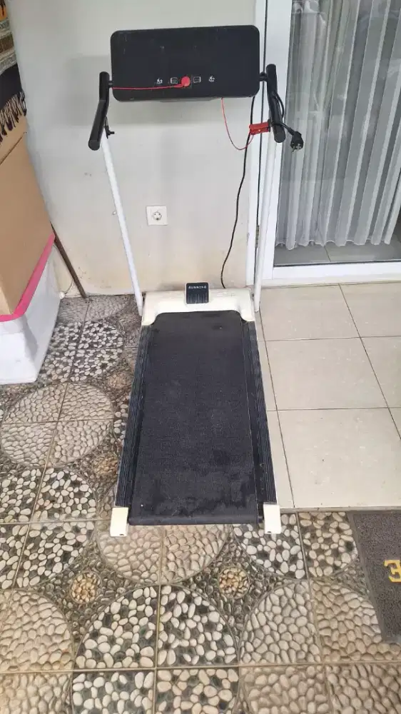 Treadmill 90% baru