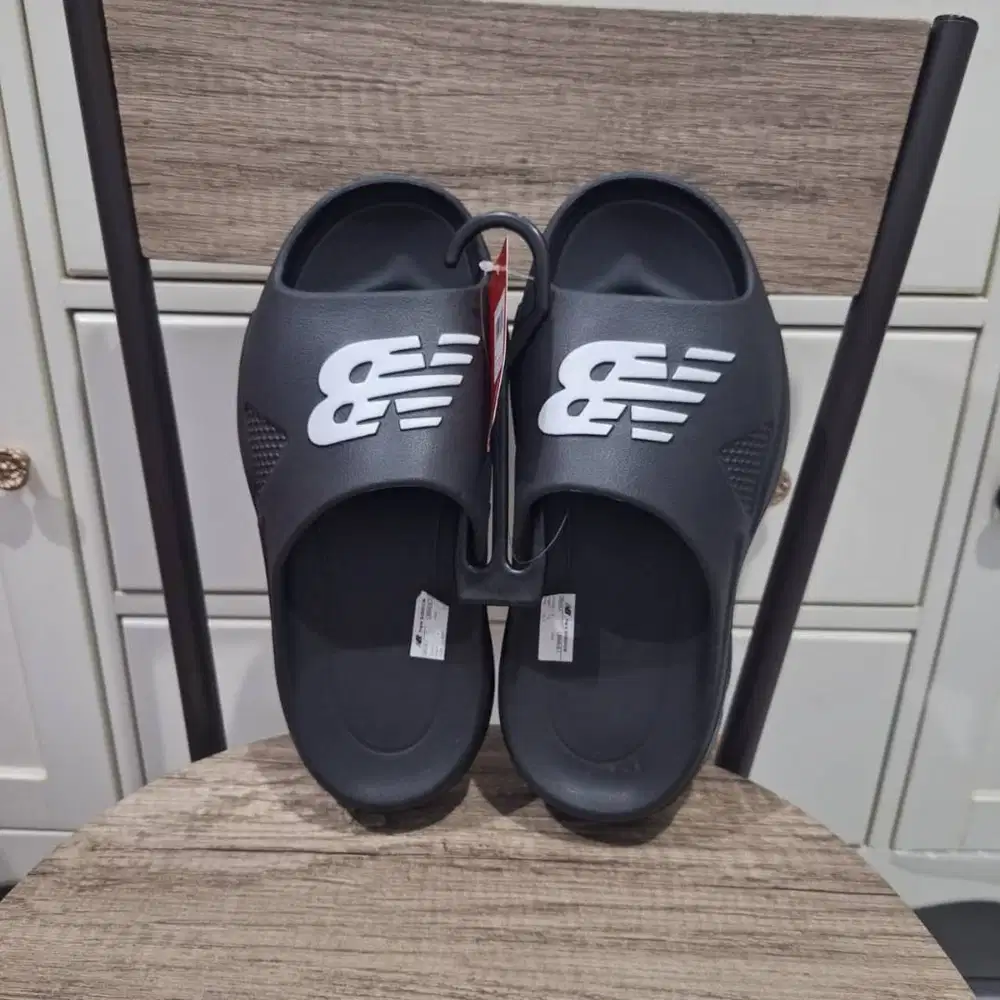 NEW BALANCE size 44 - Sandal NEW Fuel Cell SL (A/U) Unisex – Original