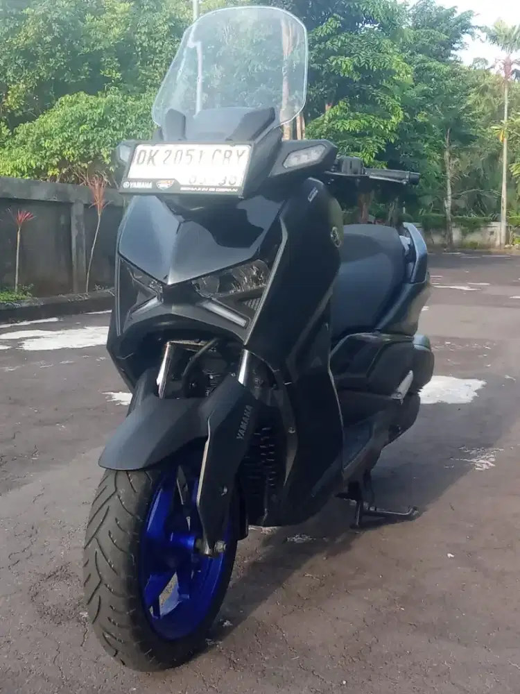 Yamaha Xmax 2025 hitam biru
