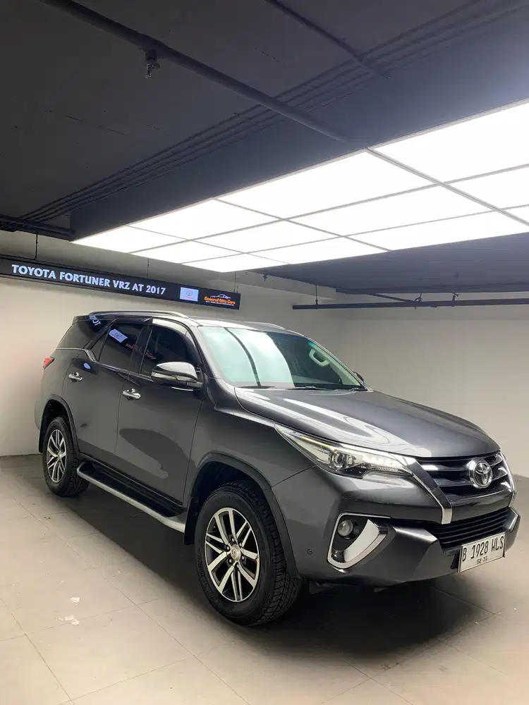 Toyota fortuner  VRZ 2.4 At 2017 grey