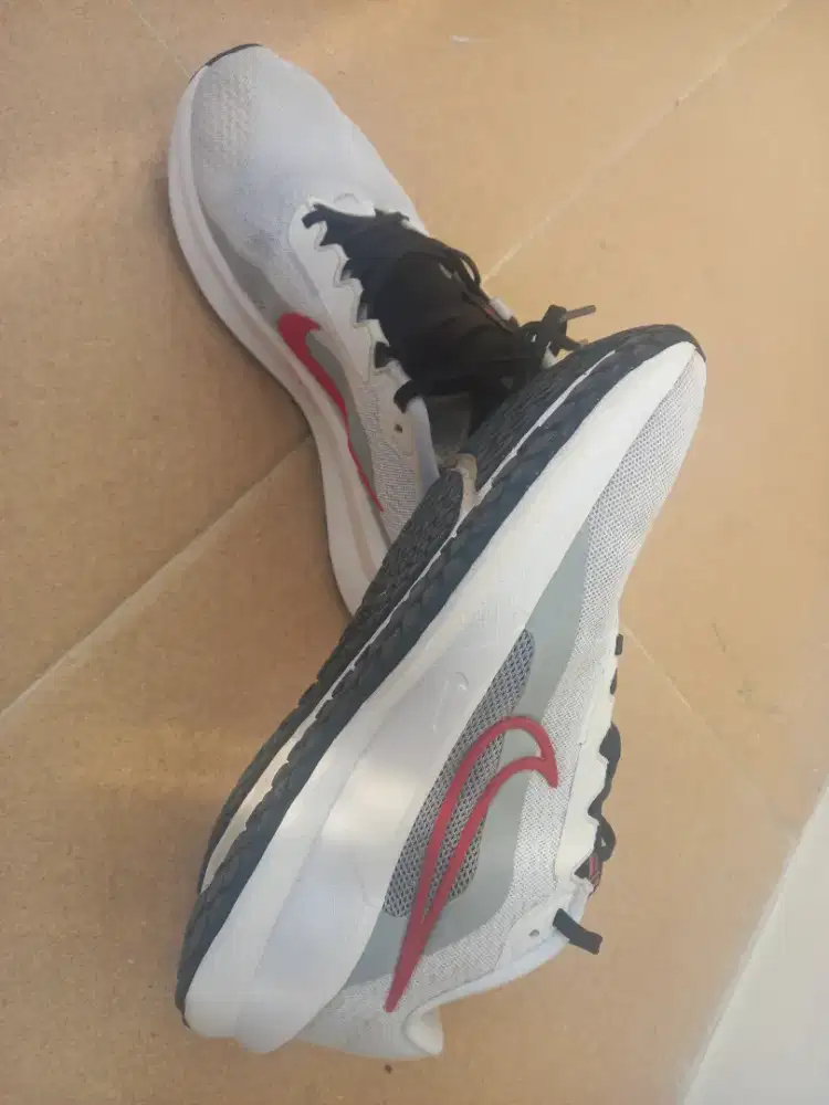 Sepatu Nike running