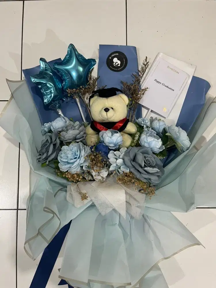 Buket Bunga WISUDA + boneka graduation outfit (SiHedon)