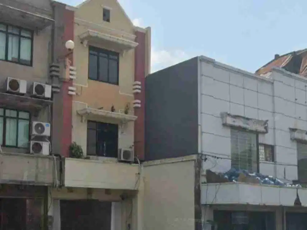 JALAN CENDRAWASIH 3 LANTAI ‼️Jual Ruko Harga Bawah Pasar Surabaya Pusat dekat POLRES Surabaya