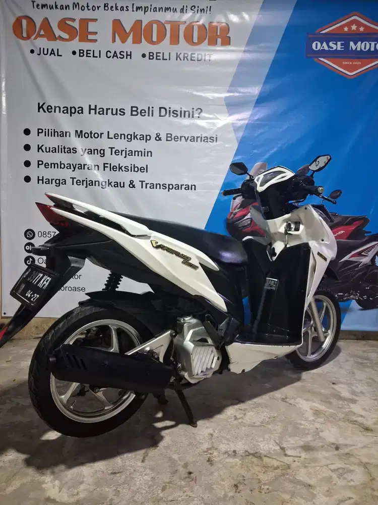 (B) Honda Vario 125 Kzr Tahun 2012