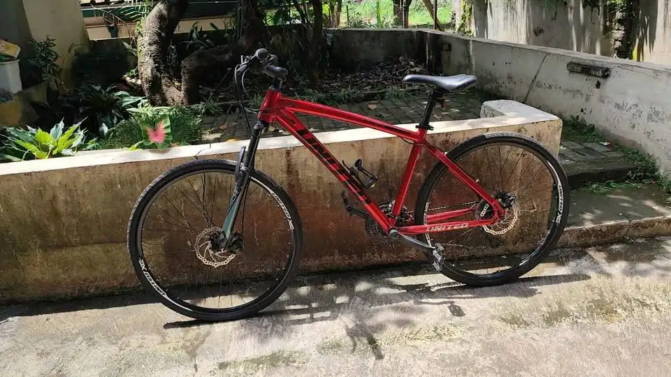 SEPEDA GUNUNG MTB UNITED ELBRUZ 27,5