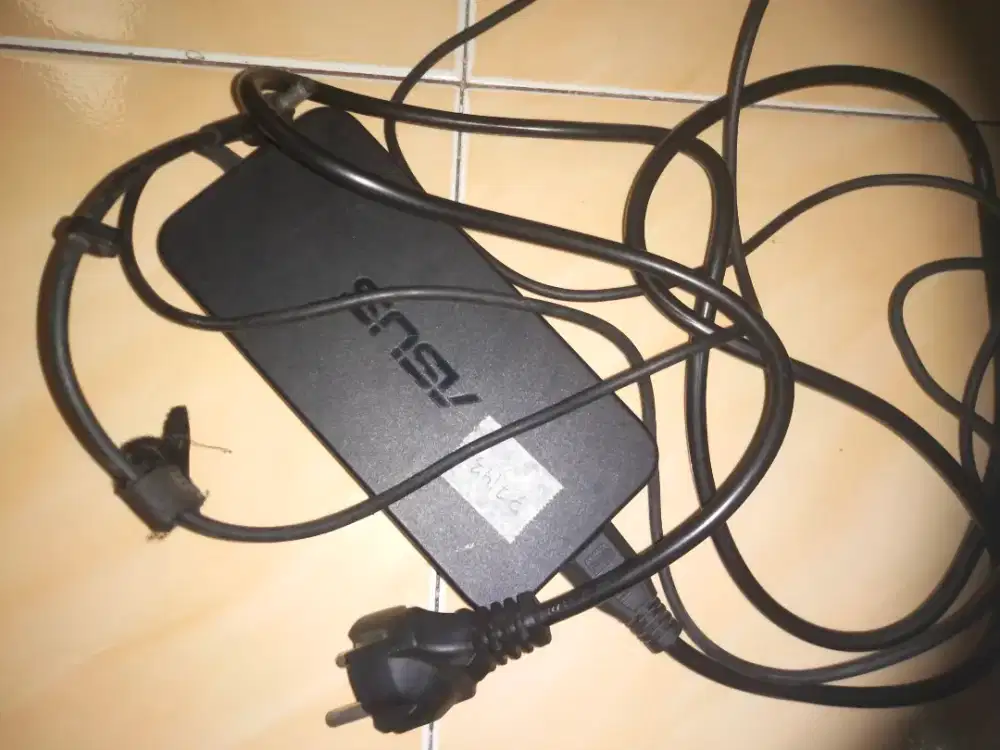 Charger bekas Asus ROG GI753ve