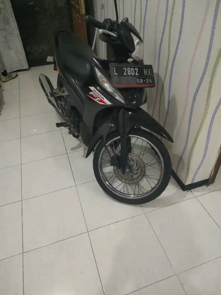 Revo Fit 2021 hitam (L)tgn 1