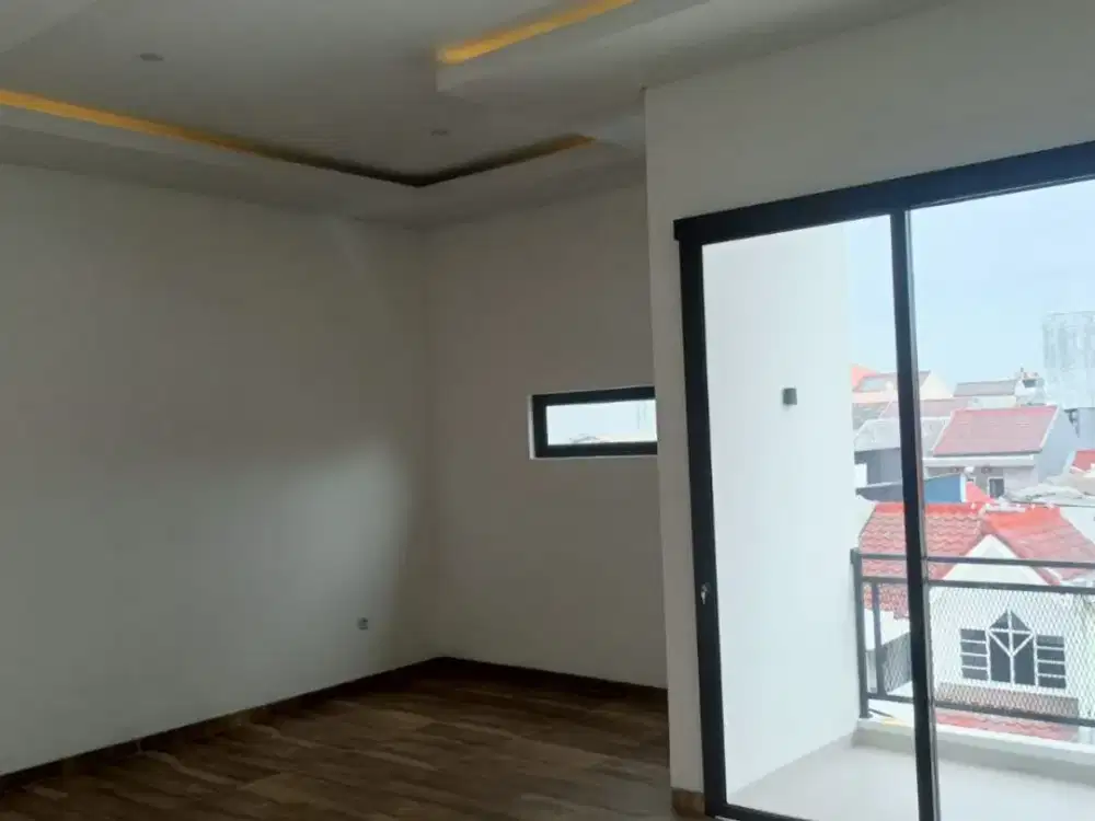 Dijual Rumah Bagus 3 Lantai Siap Huni di Citra Garden 3 Kalideres Jakarta Barat