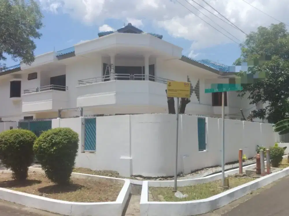 Disewakan Rumah Huk Full Furnish dengan kolam renang Kayu Putih Jakarta Timur