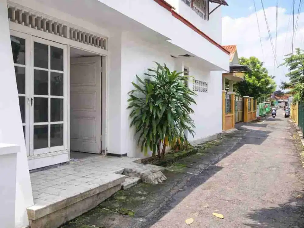 Rumah mungil tengah kota