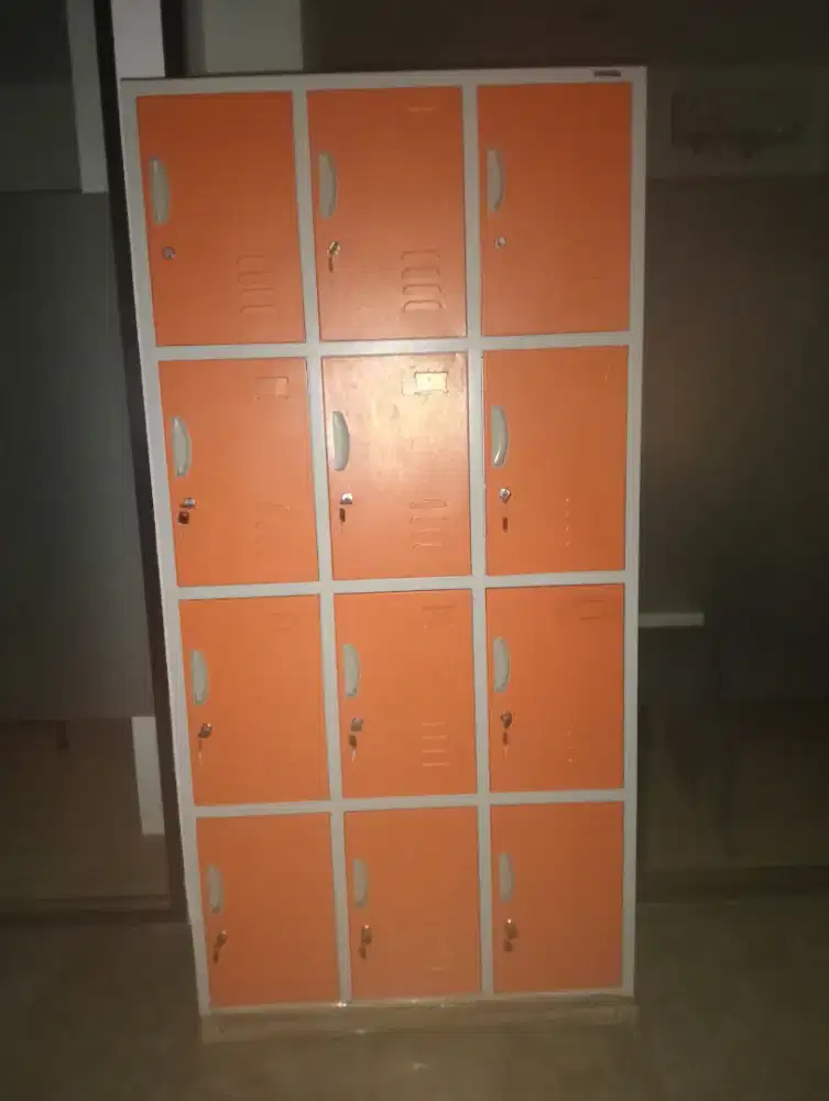 Loker Kozure 12 Pintu