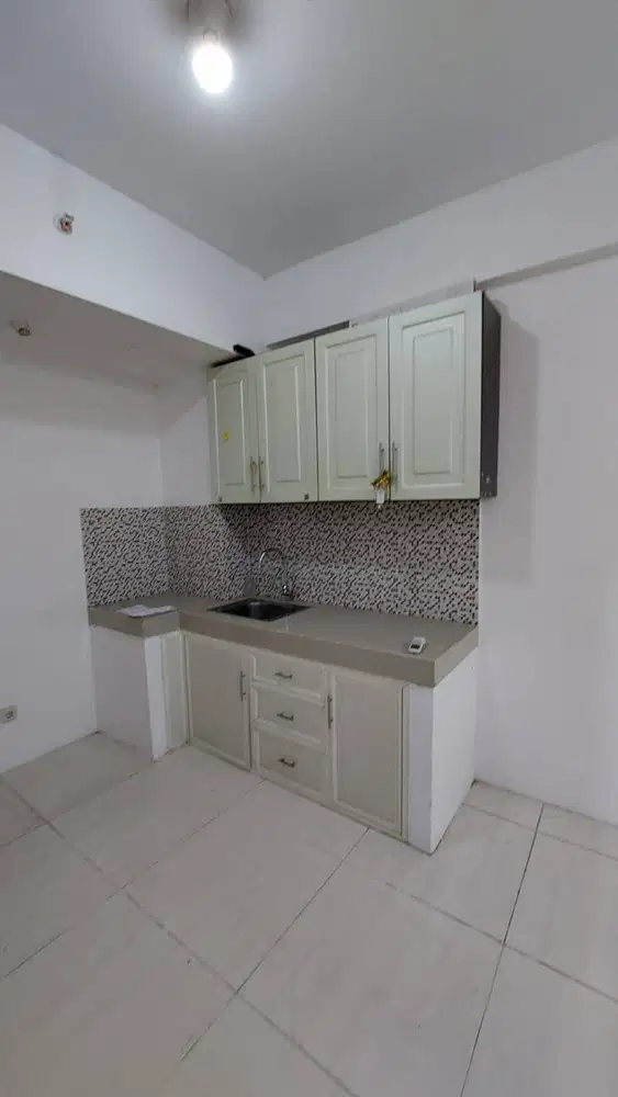 Sewa Apart PBG Puncak Bukit Golf 2BR Kosongan Semi Furnish SBY Barat