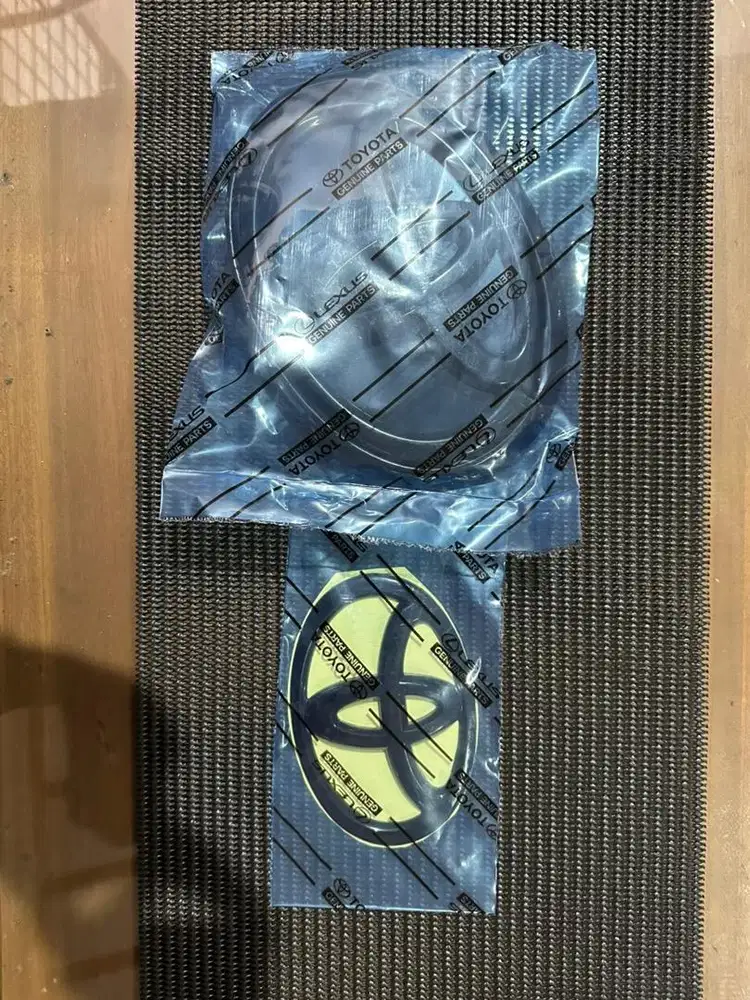 Emblem Fortuner VRZ Black Gloss