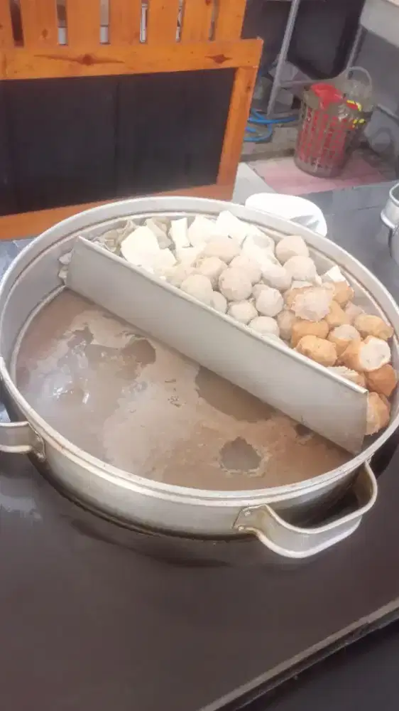 Di butuhkna pegawai sebagai pelayan di bakso