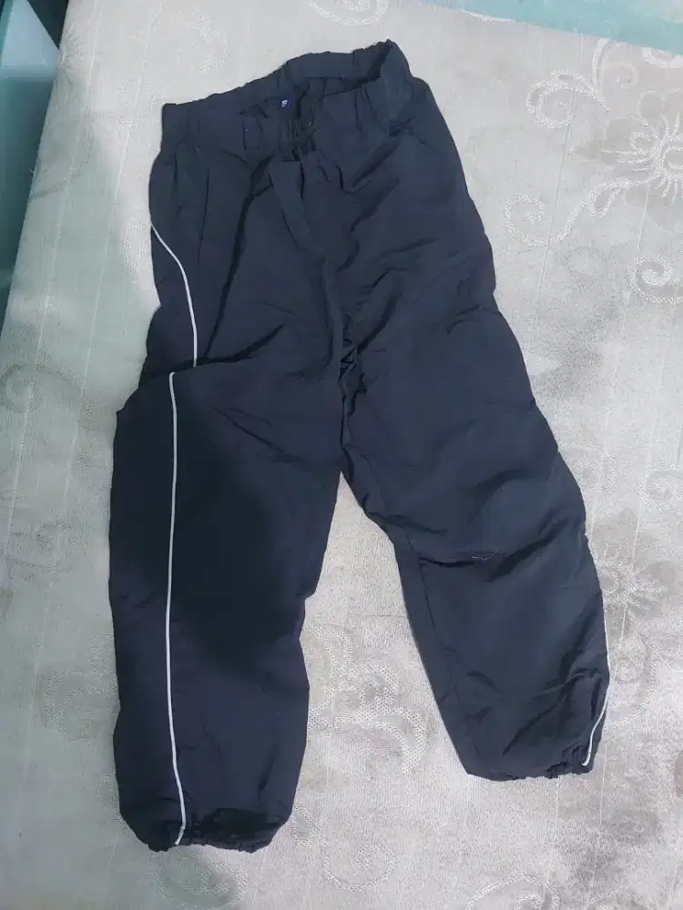 UNIQLO KIDS JOGGER PANTS [PRELOVED]