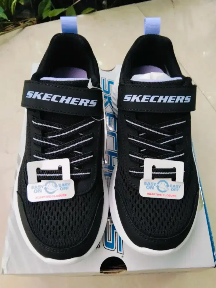 Sepatu Skechers Baru size 30