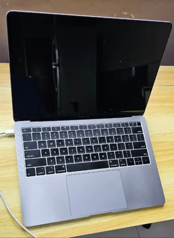 [JUAL CEPAT] MacBook Air 2018 Space Gray 13 - Ex Worker