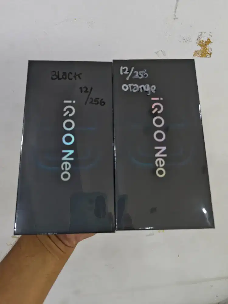 Ioo neo 10 5g 12/256 New segel