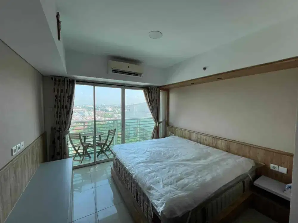 *Disewakan Unit Apartment La Grande Full Furnished 2BR*
*Lokasi Di tengah Kota Jalan Merdeka*

Luas Bangunan 73 m2
Kamar Tidur 2
Kamar Mandi 2
Strata Title
Include : Kitchen set, Living Set, Microwave, Kulkas
*Harga : 120 jt / thn Nego*
Belum termasuk IPL