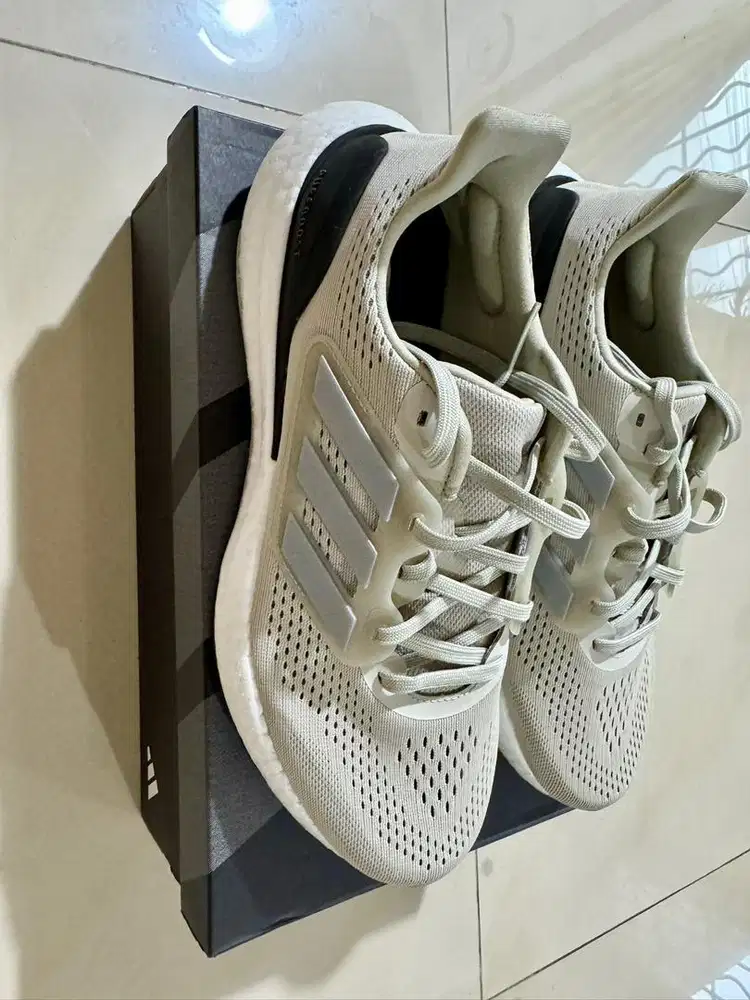 Adidas Pureboost Warna Krem