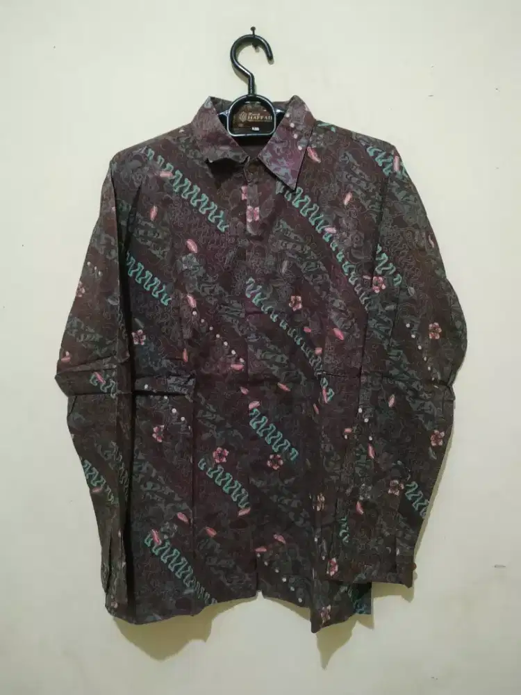 Kemeja Batik Motif Elegan