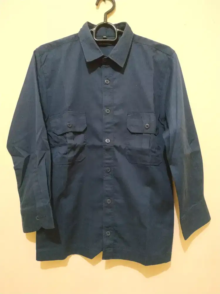 Kemeja Biru Tua Double Pocket