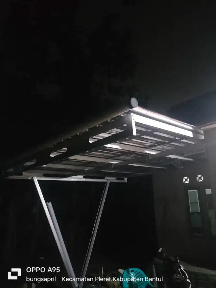 Baja ringan kanopi terpasang