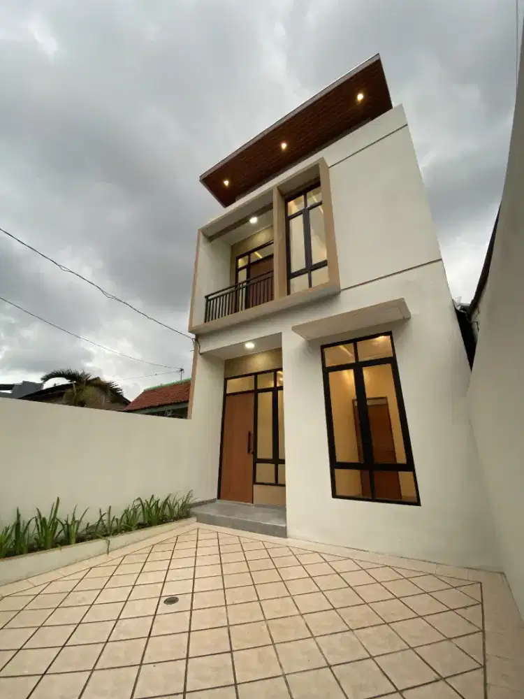 DI JUAL RUMAH BARU 2 LANTAI DI SAMBIROTO