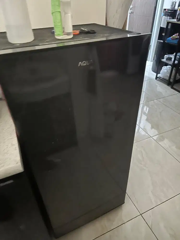 Kulkas  merk AQUA