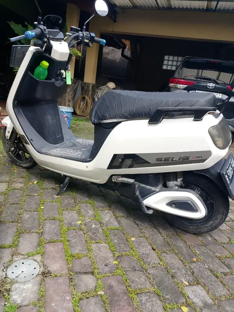 Motor listrik Selis E Max lithium 2022/21 surat lgkp/B bekasi/bisa TT