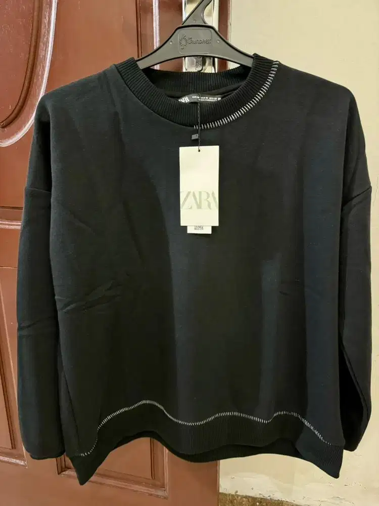 Baju Lengan Panjang Hitam Zara