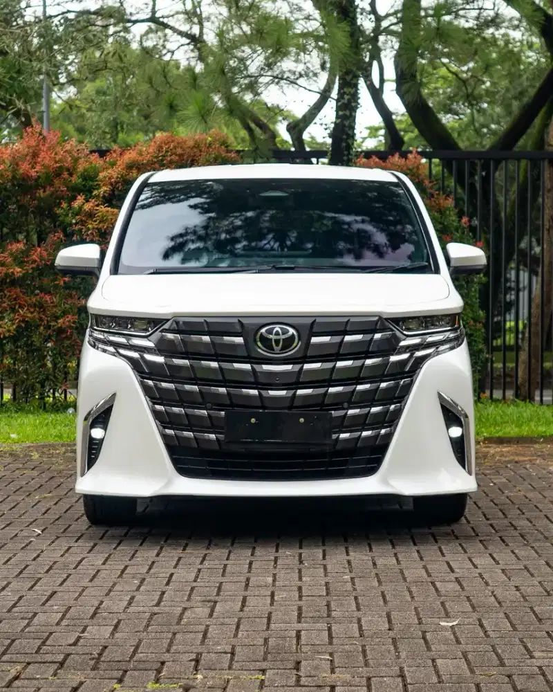 Totoya Alphard Hybrid 2023