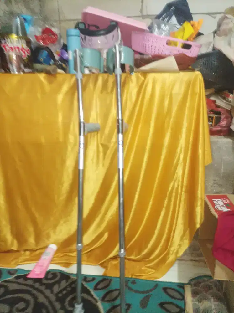 Tongkat siku kiri kanan