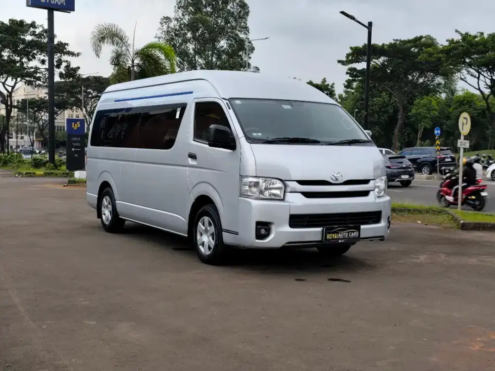 Toyota Hiace 3.0 Commuter MT NIK 2022 PAJAK HIDUP KONDISI SIAP PAKAI