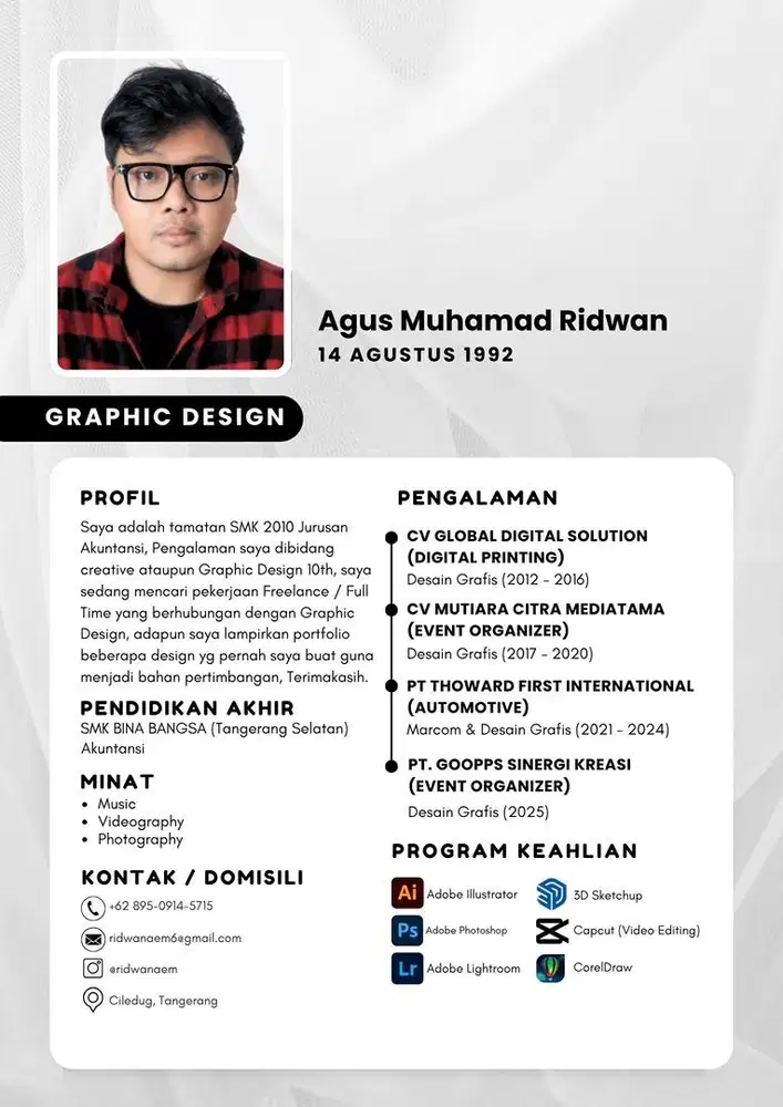 Saya Mencari Pekerjaan Dibidang Desain Grafis