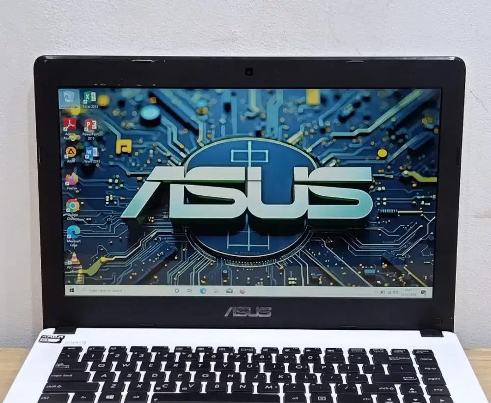 Laptop Asus X450EA/Prosesor AMD E1-2500/Ram 4GB/HDD 500 GB