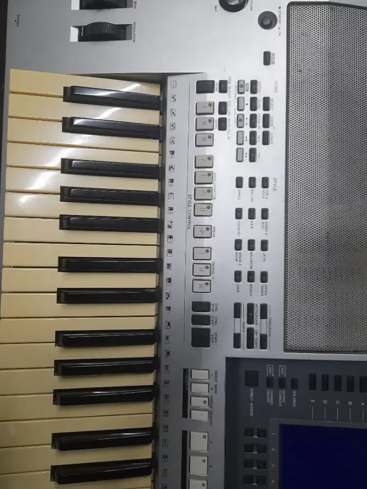 YAMAHA PSR S-700