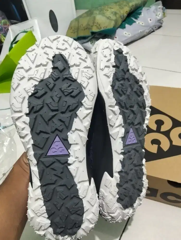 Sepatu gunung & gaya