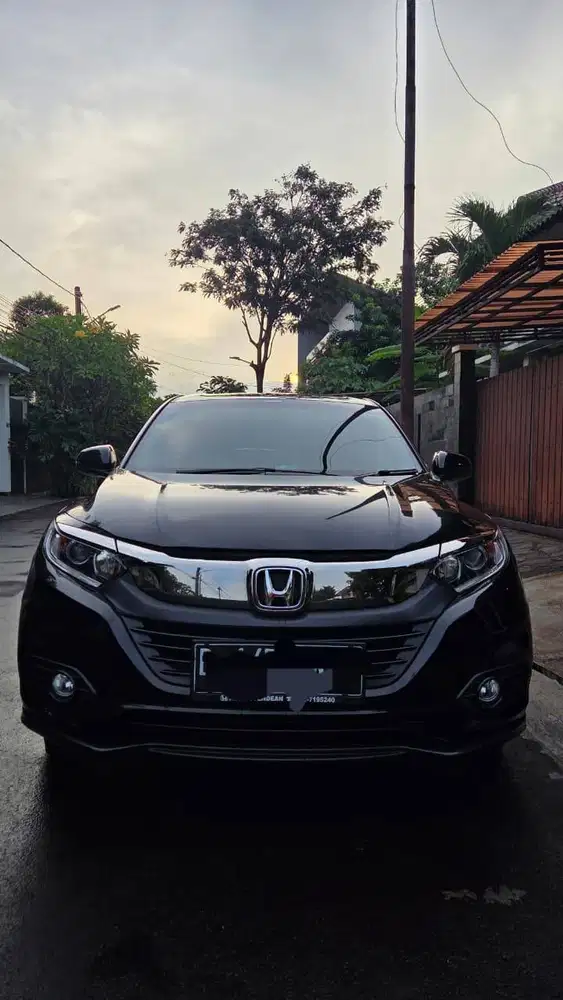 DIJUAL – Honda HR-V 1.5 E CVT 2021 (Tangan Pertama)